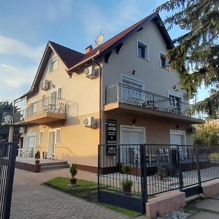 Gabor Aron Apartment Hajdúszoboszló Eksteriør billede