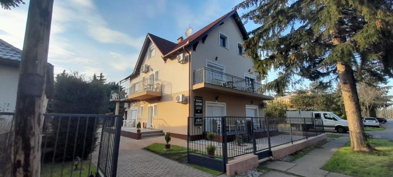 Gabor Aron Apartment Hajdúszoboszló Eksteriør billede