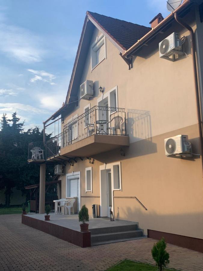 Gabor Aron Apartment Hajdúszoboszló Eksteriør billede